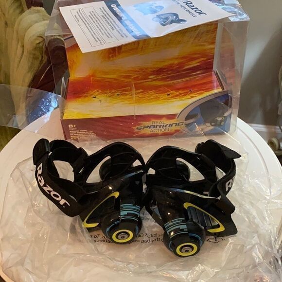 Razor-Jetts/Heel Wheels. Real sparking action. Only worn as a try on in house. - Picture 2 of 9